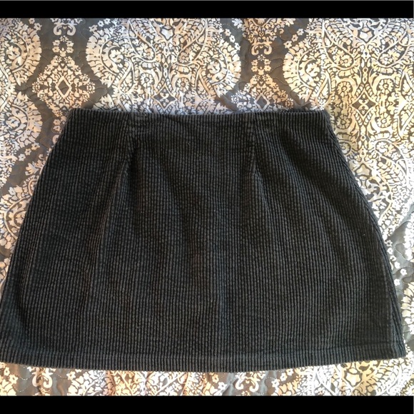 Kendall & Kylie Corduroy Skirt - Picture 3 of 3